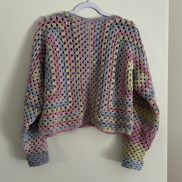 Crochet hexagon top - Picture 3 of 3